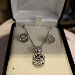 Elegant Flickering Silver Necklace & Earring Jewelry Set